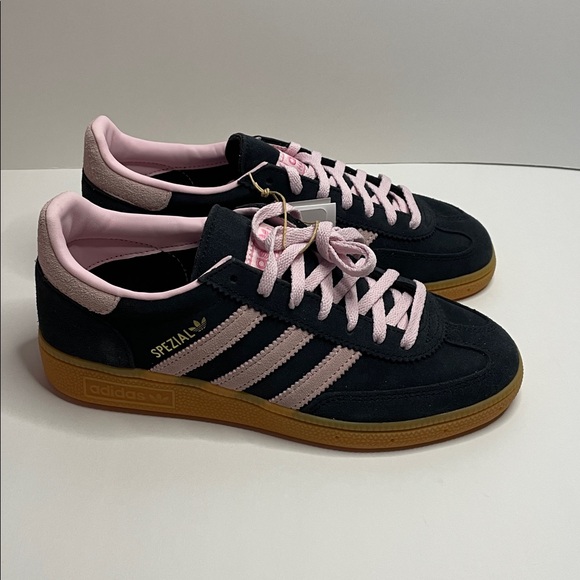 NIB ADIDAS Handball Spezial W Black with Light Pink Trim.  Size 6.5 women - Picture 2 of 7